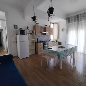 https://annalisa-apartments.sicilyhotelsitaly.net