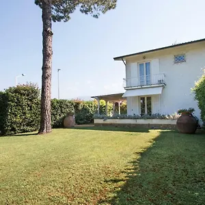 https://villa-rita-forte-dei-marmi-55042-2.it-tuscanyhotel.com